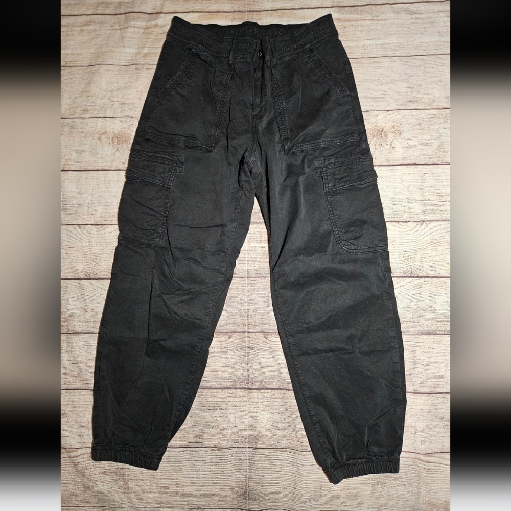 American eagle stretch Black high waisted baggy cargo jogger pants size 4 short